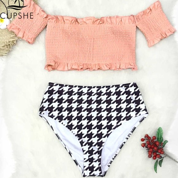 Cupshe Pink Smocked & Hound's Tooth Bikini - Picture 4 of 6